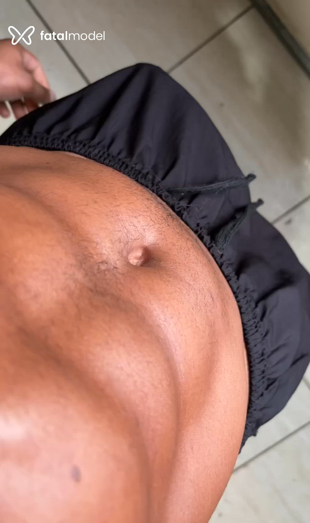 Acompanhante homem morena (o) de olhos pretos - Theo