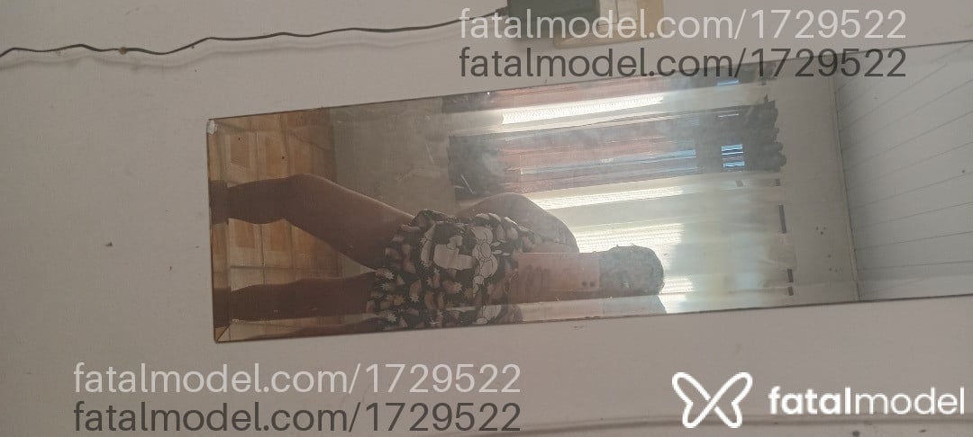 Acompanhante mulher loira (o) de olhos verdes em São José - valentina