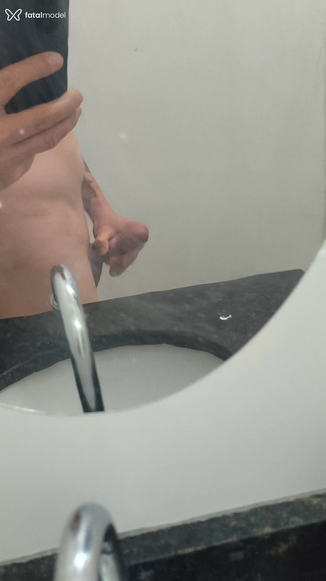 Acompanhante homem com cabelo grisalho de olhos castanhos em Ribeirão Preto Acompanhante homem com cabelo grisalho de olhos castanhos em Ribeirão Preto - Silva
