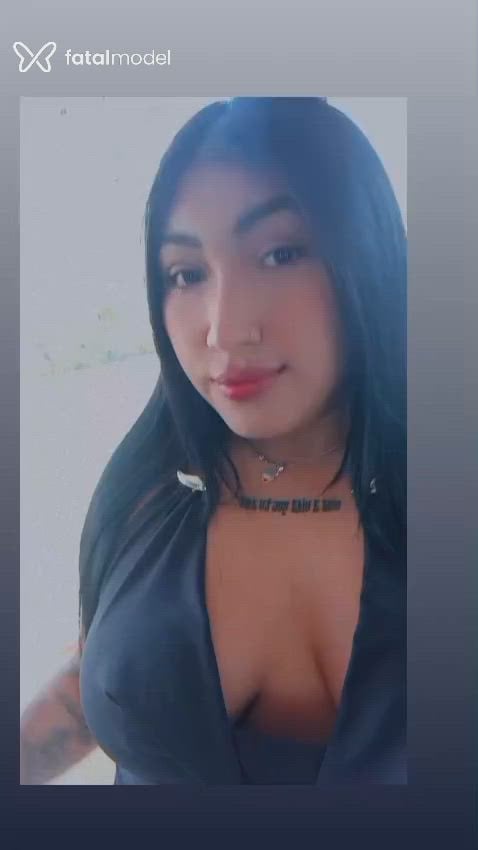 Acompanhante mulher com cabelo colorido de olhos pretos em Betim Acompanhante mulher com cabelo colorido de olhos pretos em Betim - Yume