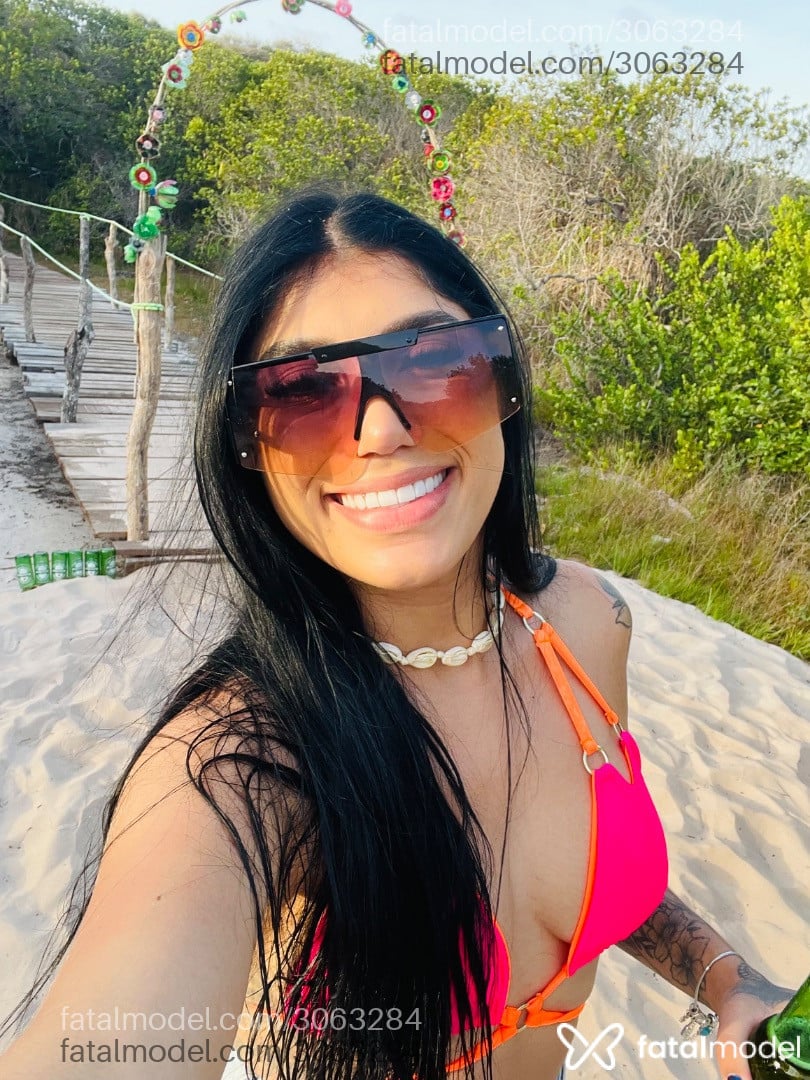 Acompanhante mulher morena (o) de olhos castanhos - Yasmim