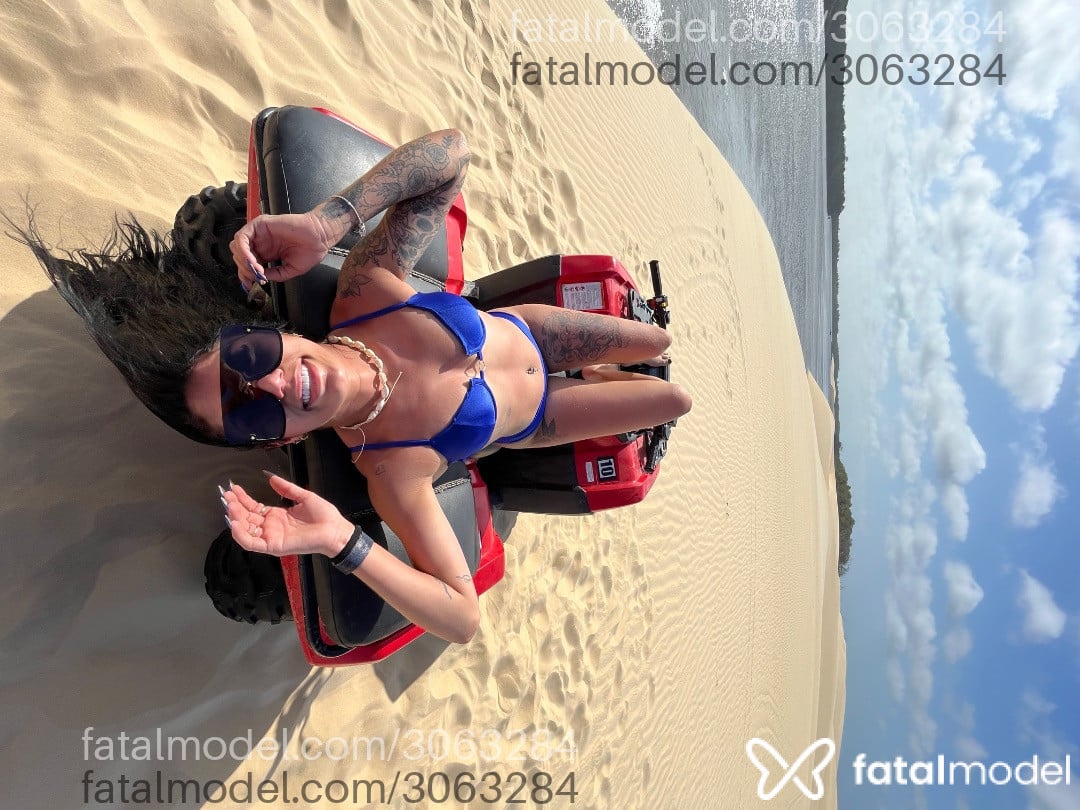 Acompanhante mulher morena (o) de olhos castanhos em Jaraguá - Yasmim