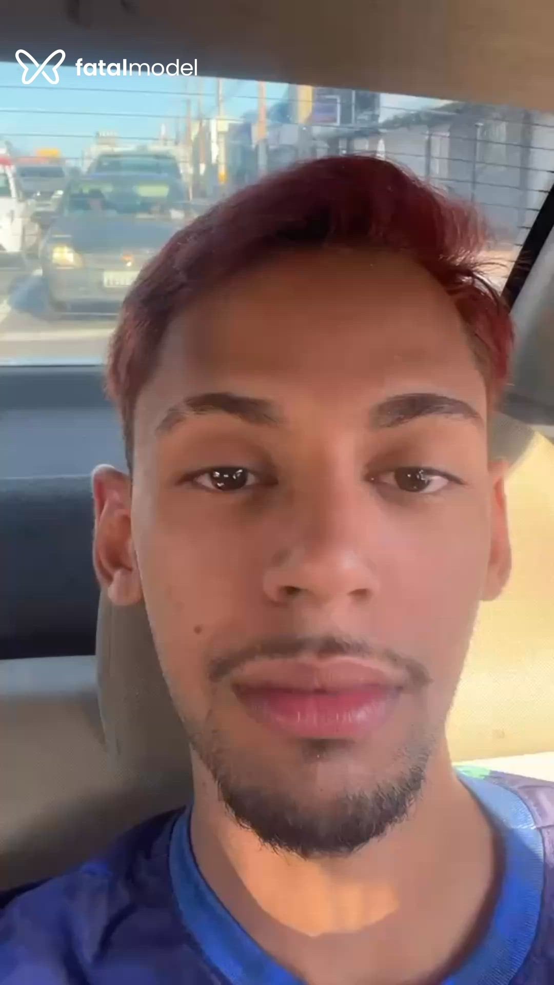 Acompanhante homem com cabelo colorido de olhos castanhos - Bruninho
