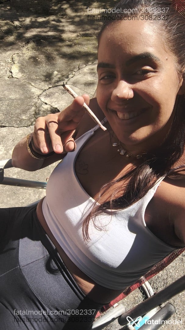 Acompanhante mulher com cabelo castanho de olhos castanhos em Virtual - Mariana
