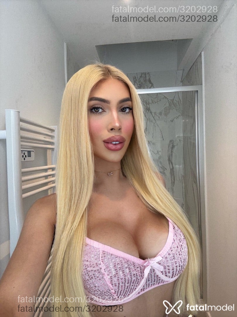 Acompanhante mulher trans loira (o) de olhos mel em São José do Rio Preto - Marcella Luz