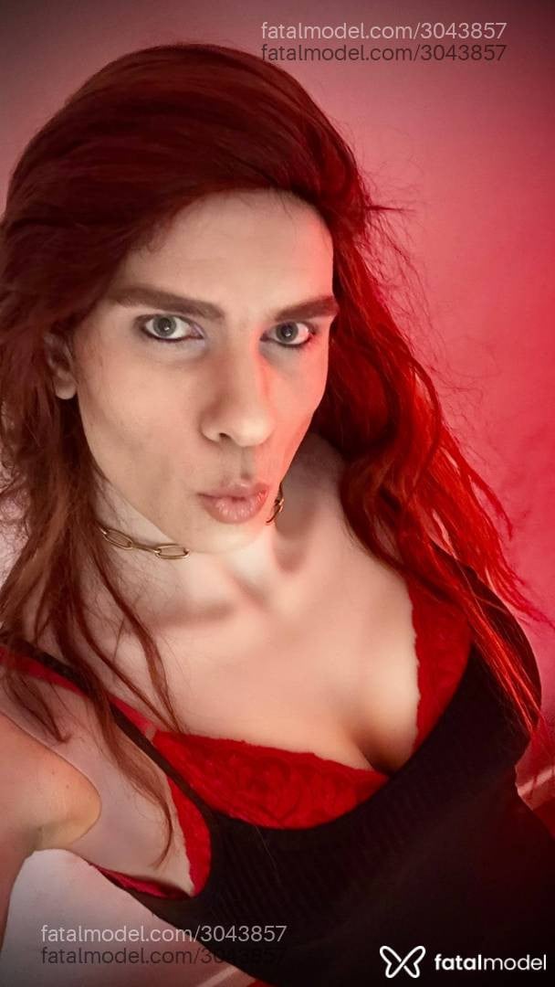Acompanhante mulher trans ruiva (o) de olhos azuis em Porto Alegre - Kiara Crossdresser