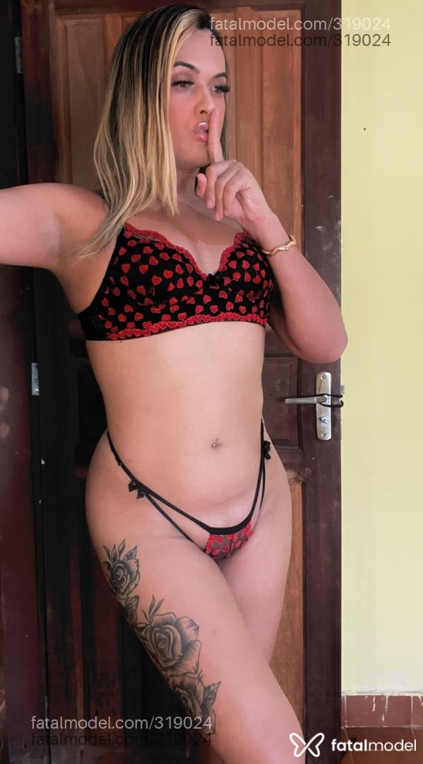 Acompanhante travesti com cabelo castanho de olhos castanhos em Marabá - Scarlet