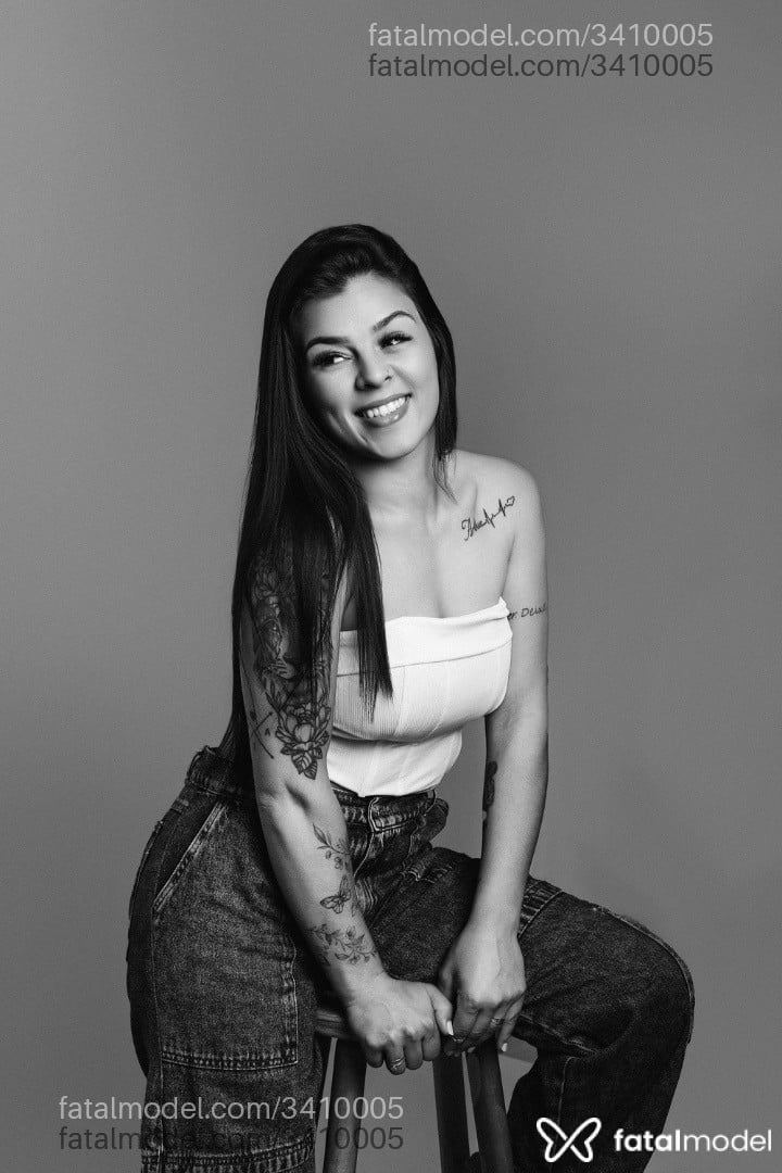 Acompanhante mulher morena (o) de olhos castanhos - Bruna