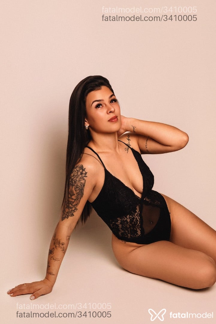 Acompanhante mulher morena (o) de olhos castanhos - Bruna