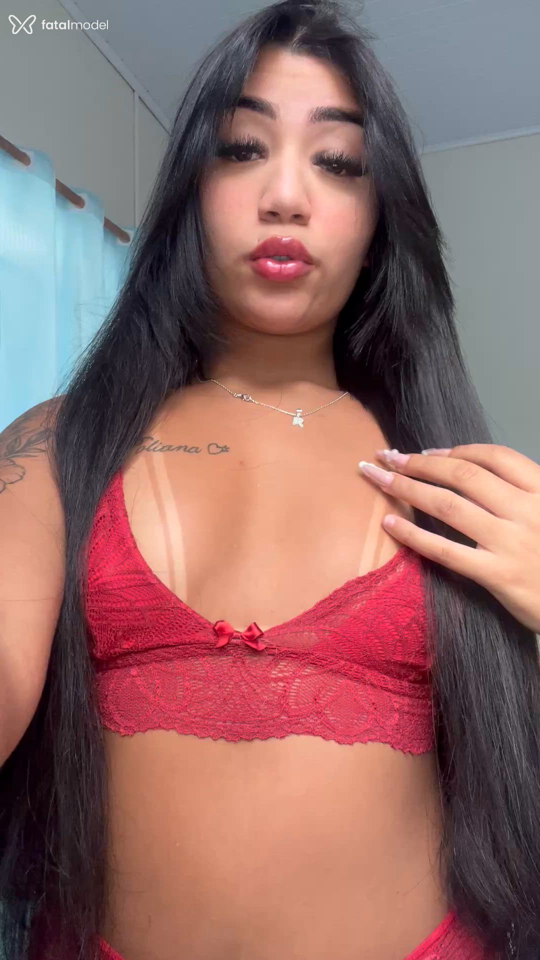 Acompanhante mulher morena (o) de olhos castanhos - Rebeca Alves