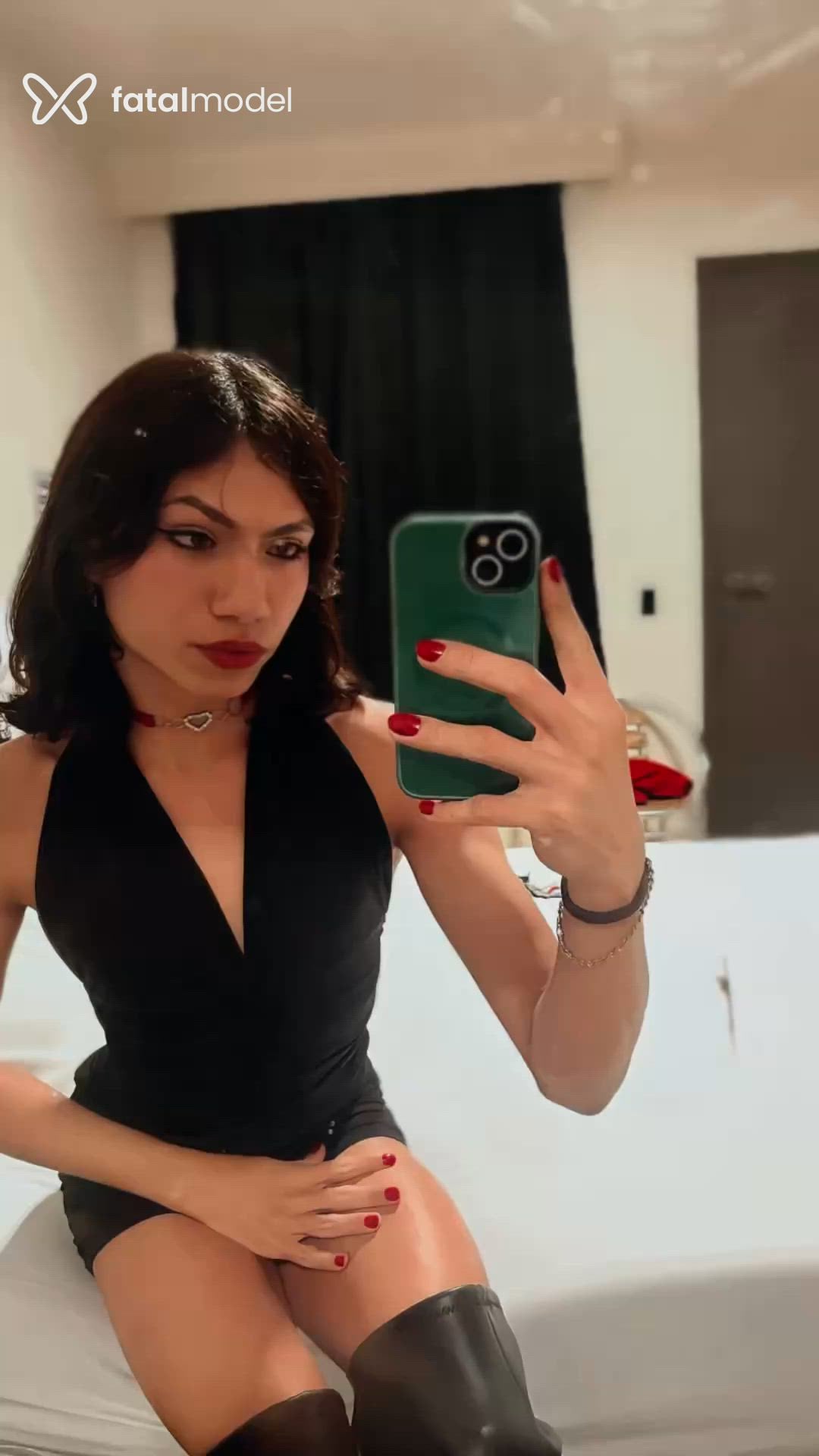 Acompanhante mulher trans com cabelo castanho de olhos castanhos em Curitiba Acompanhante mulher trans com cabelo castanho de olhos castanhos em Curitiba - Chellyluchi