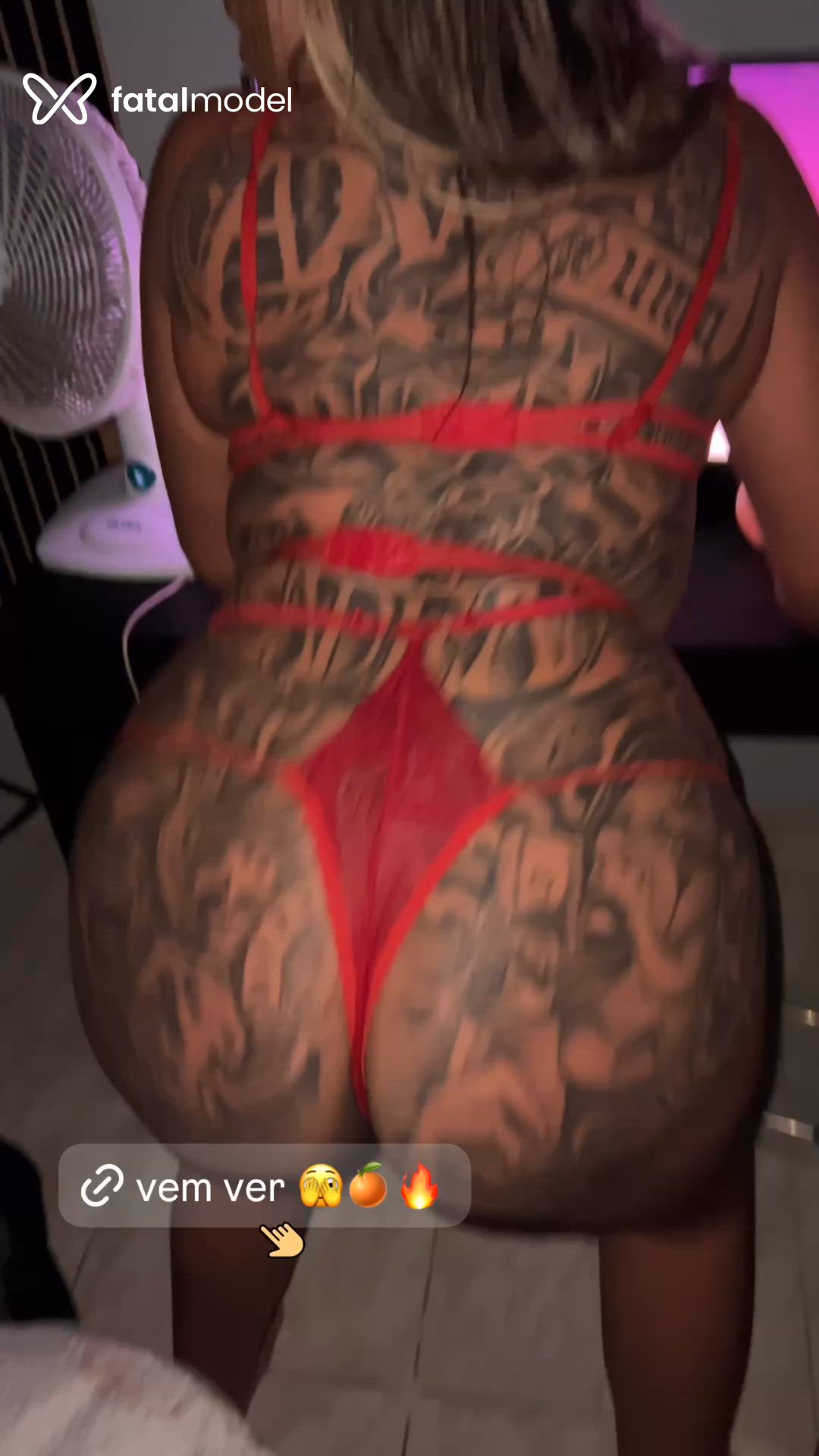 Acompanhante mulher trans com cabelo castanho de olhos castanhos - Nicole Zannotti Acompanhante mulher trans com cabelo castanho de olhos castanhos - Nicole Zannotti