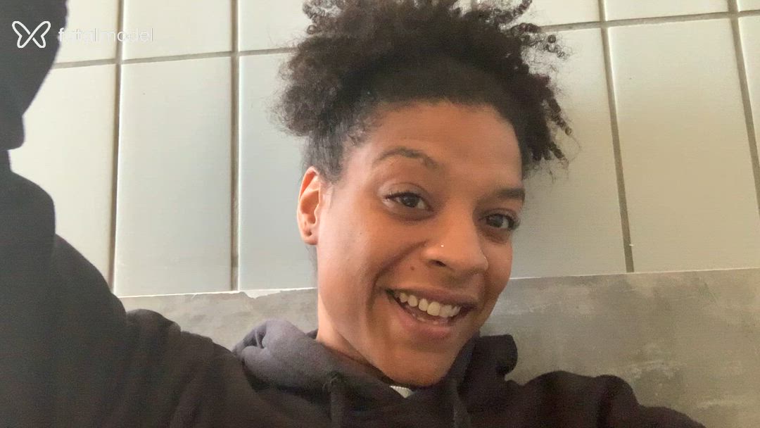 Acompanhante mulher morena (o) de olhos castanhos em Salvador Acompanhante mulher morena (o) de olhos castanhos em Salvador - Pretta Nina