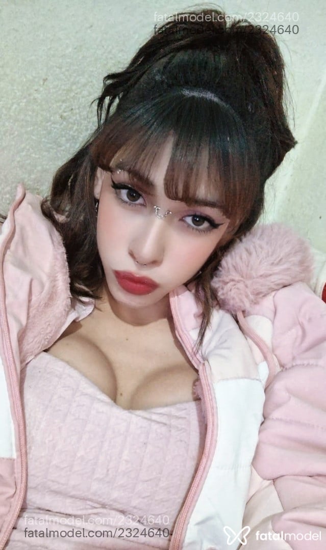 Acompanhante mulher trans morena (o) de olhos castanhos - Isabella