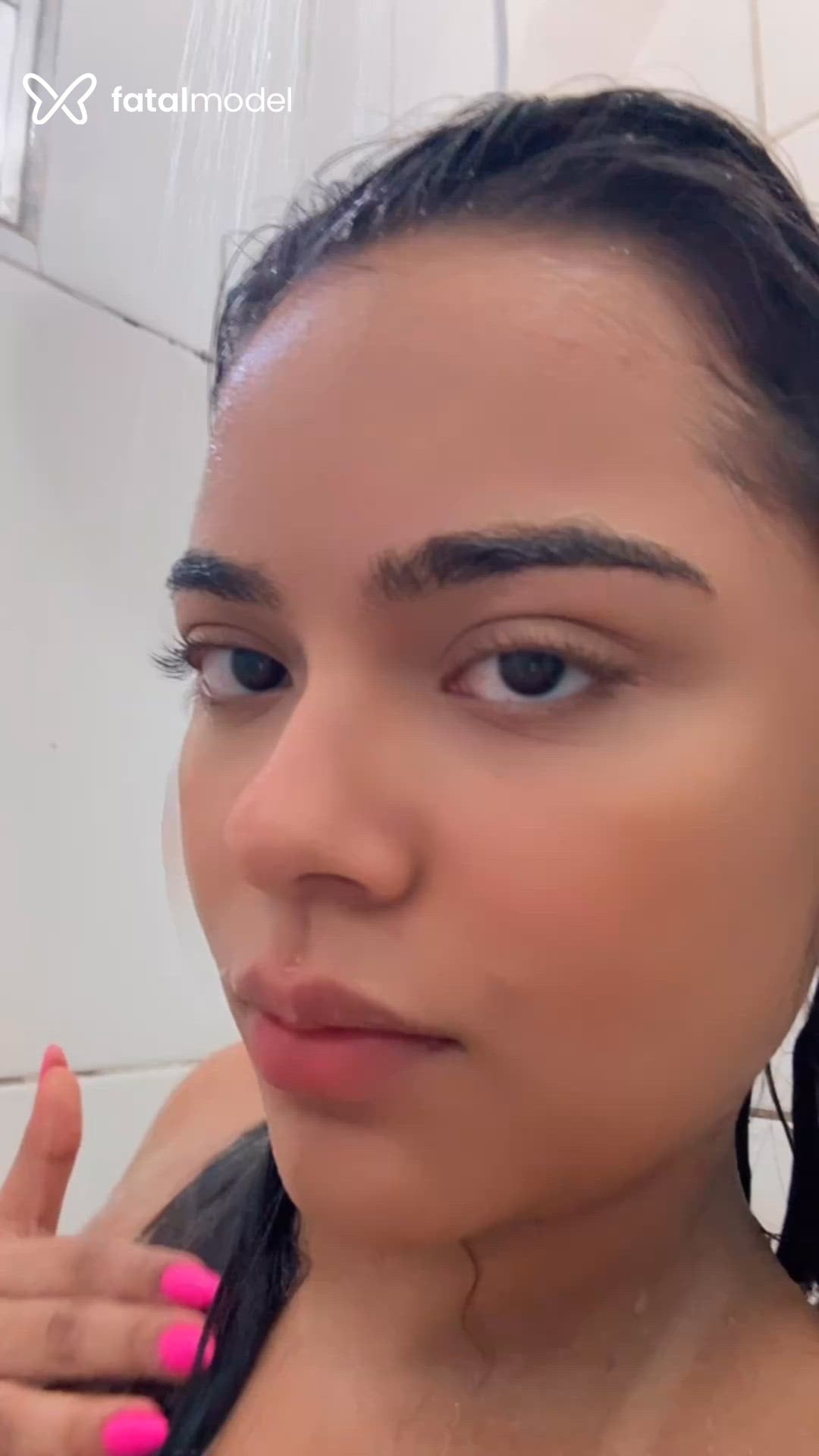 Acompanhante mulher morena (o) de olhos castanhos - Mia Abravanel Acompanhante mulher morena (o) de olhos castanhos - Mia Abravanel