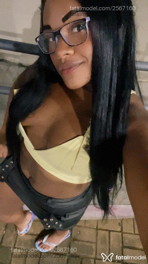 Acompanhante mulher com cabelo castanho de olhos pretos em Rio de Janeiro Acompanhante mulher com cabelo castanho de olhos pretos em Rio de Janeiro - Laura