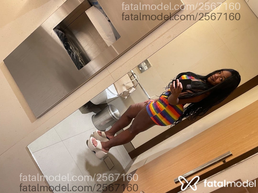 Acompanhante mulher com cabelo castanho de olhos pretos em Rio de Janeiro Acompanhante mulher com cabelo castanho de olhos pretos em Rio de Janeiro - Laura