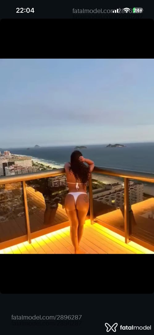 Acompanhante mulher trans com cabelo castanho de olhos castanhos - Lolofrazao Acompanhante mulher trans com cabelo castanho de olhos castanhos - Lolofrazao