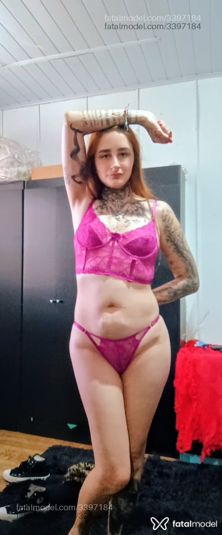 Acompanhante mulher com cabelo castanho de olhos castanhos - Denise