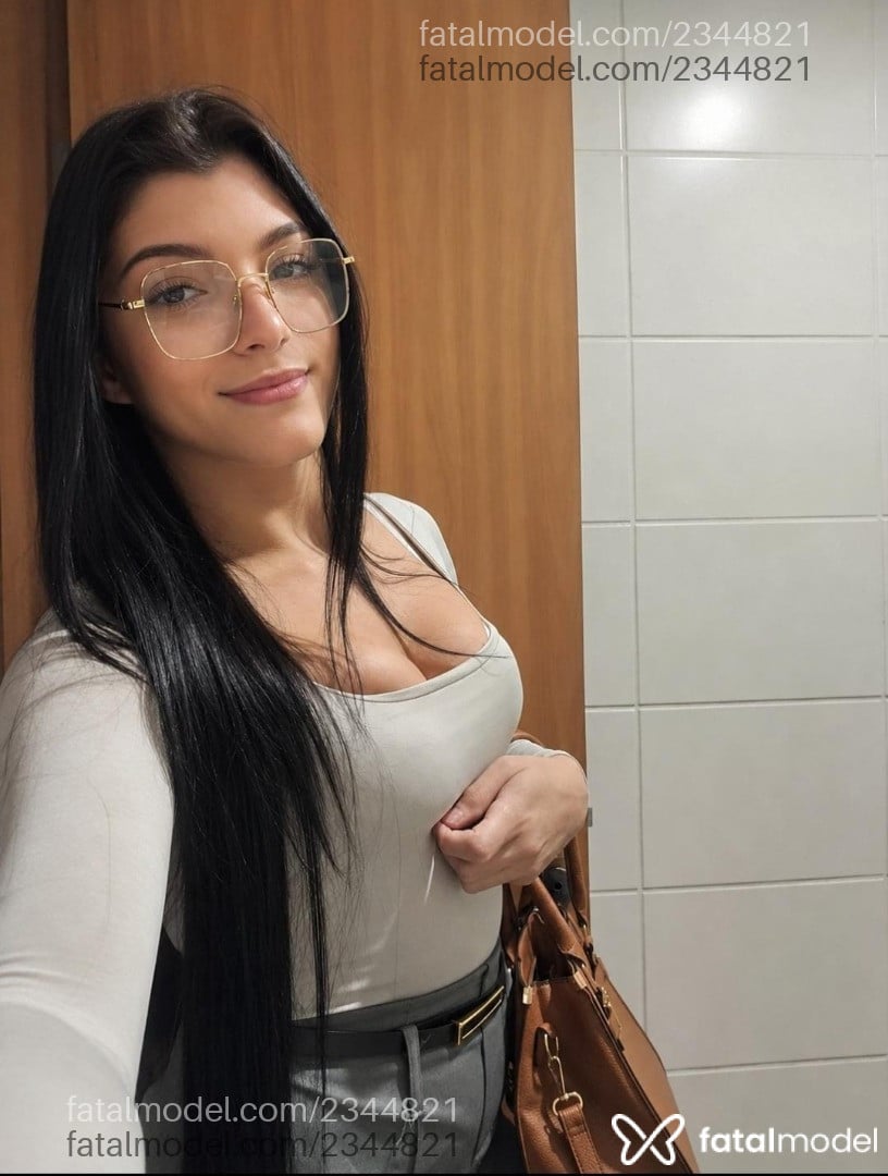 Acompanhante mulher trans morena (o) de olhos mel em Taubaté - Paloma