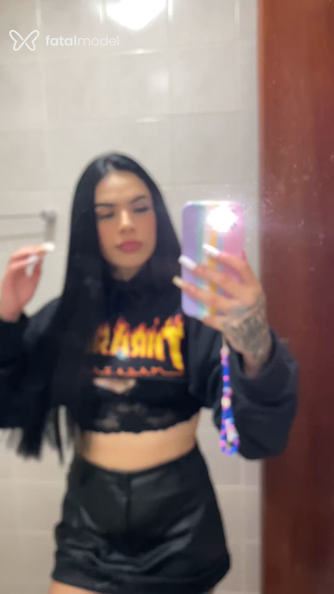 Acompanhante mulher com cabelo castanho de olhos castanhos em São Francisco do Sul Acompanhante mulher com cabelo castanho de olhos castanhos em São Francisco do Sul - Larissa Lima