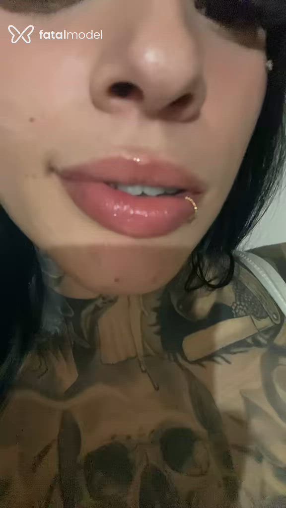 Acompanhante mulher com cabelo castanho de olhos castanhos em São Francisco do Sul Acompanhante mulher com cabelo castanho de olhos castanhos em São Francisco do Sul - Larissa Lima