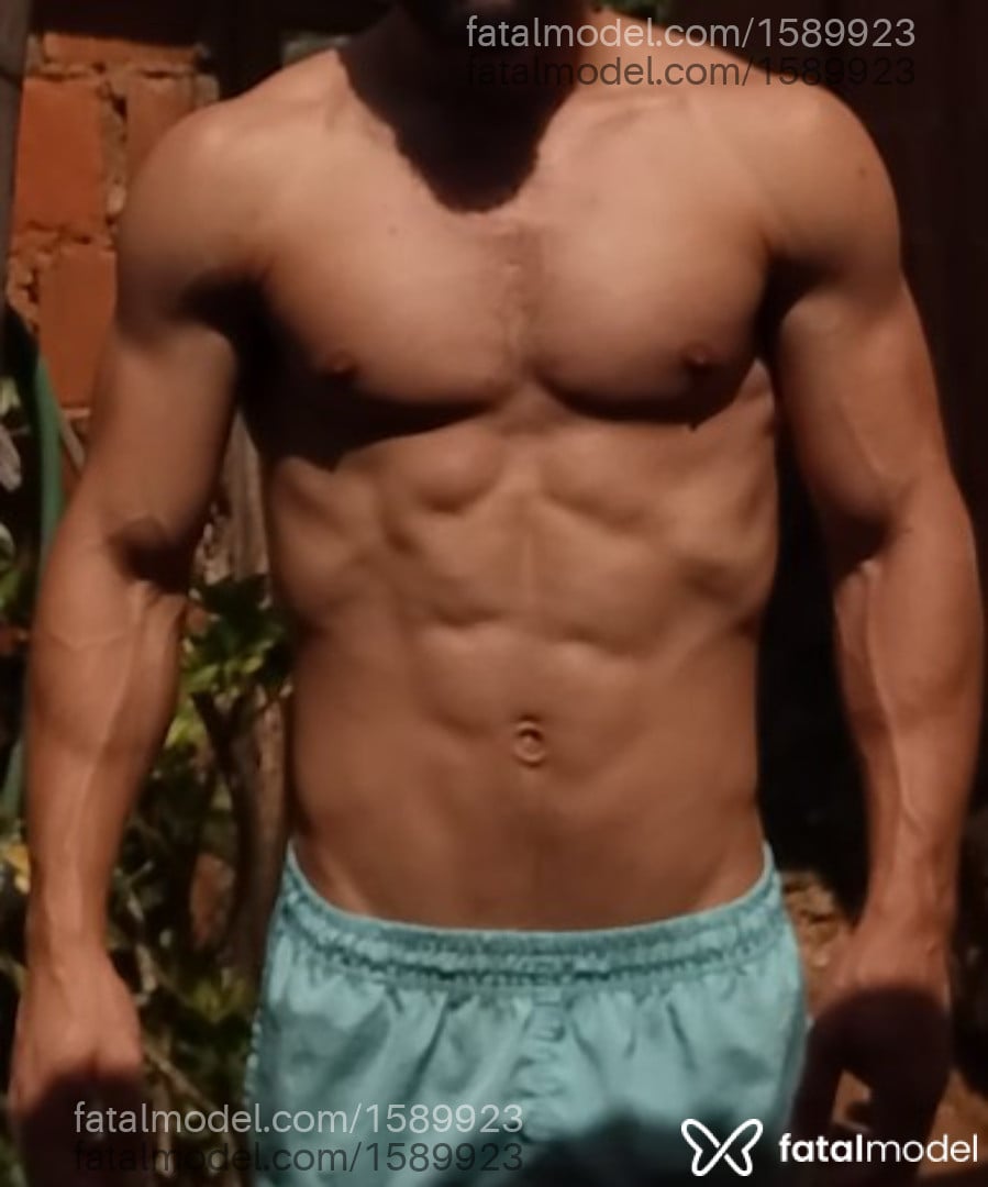 Acompanhante homem com cabelo castanho de olhos castanhos em Virtual - Ronaldo