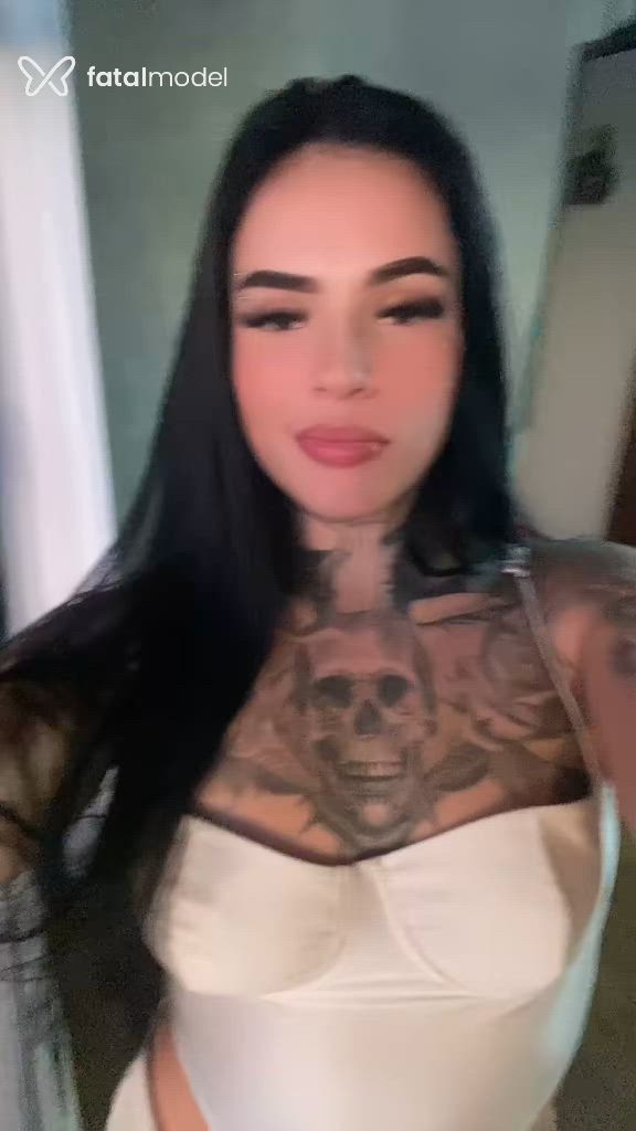 Acompanhante mulher com cabelo castanho de olhos castanhos em São Francisco do Sul Acompanhante mulher com cabelo castanho de olhos castanhos em São Francisco do Sul - Larissa Lima