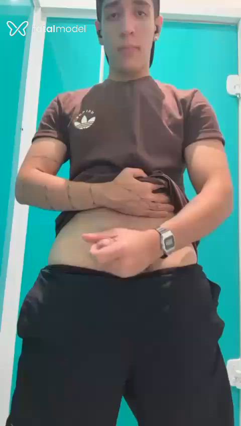 Acompanhante homem com cabelo castanho de olhos castanhos em Brasília Acompanhante homem com cabelo castanho de olhos castanhos em Brasília - Backes
