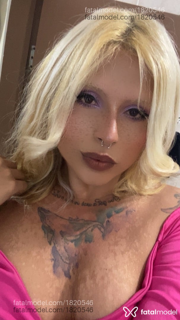Acompanhante mulher trans com cabelo castanho de olhos mel em Fortaleza Acompanhante mulher trans com cabelo castanho de olhos mel em Fortaleza - Nicole Barbosa