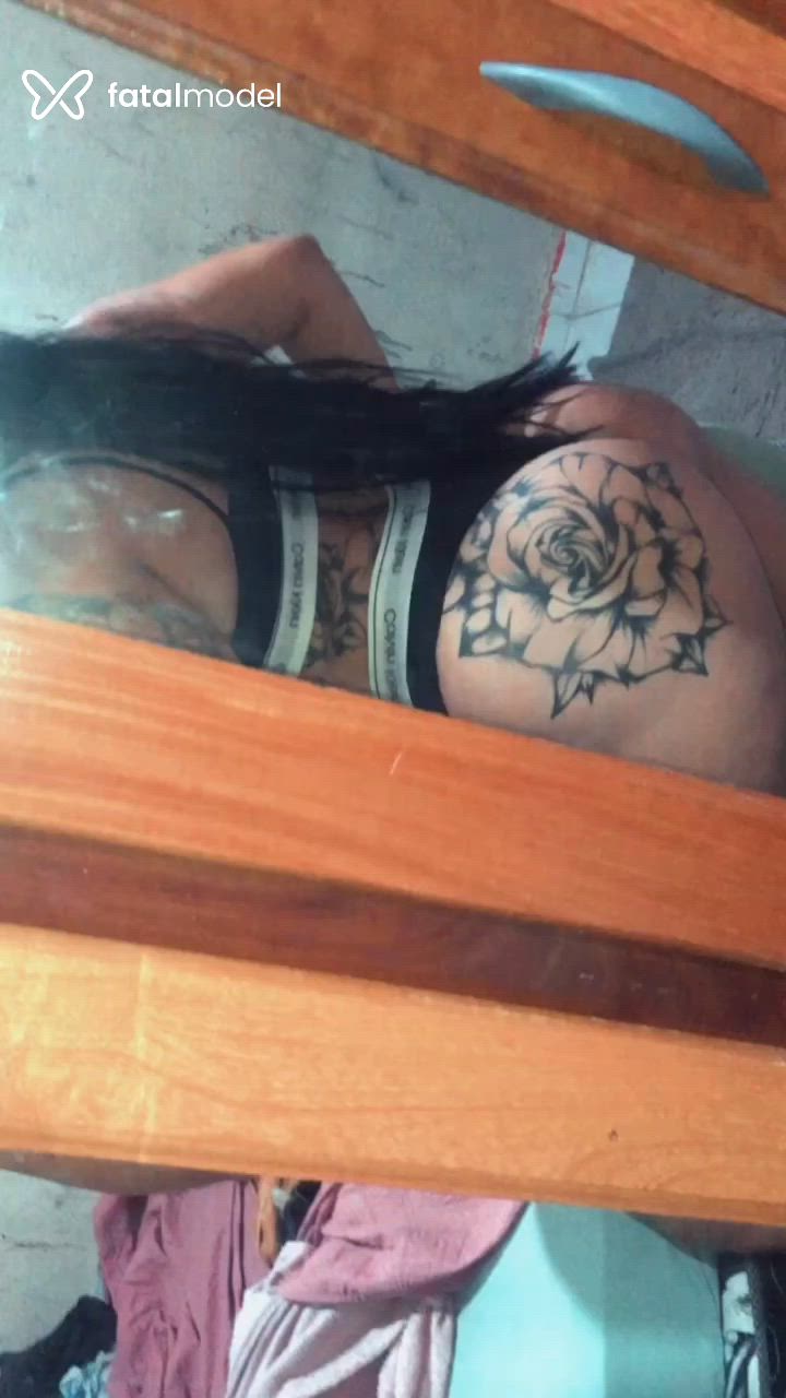 Acompanhante mulher morena (o) de olhos castanhos - Melissa
