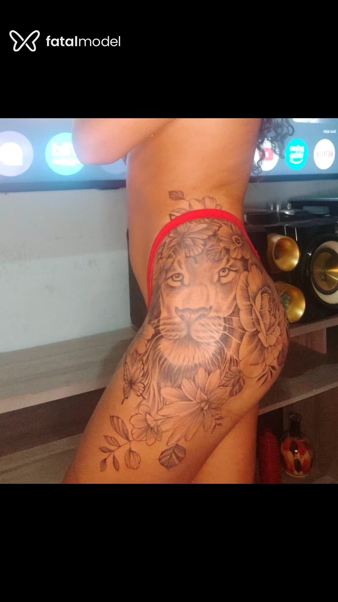 Acompanhante mulher trans com cabelo castanho de olhos castanhos em Porto Seguro Acompanhante mulher trans com cabelo castanho de olhos castanhos em Porto Seguro - Axell Céu