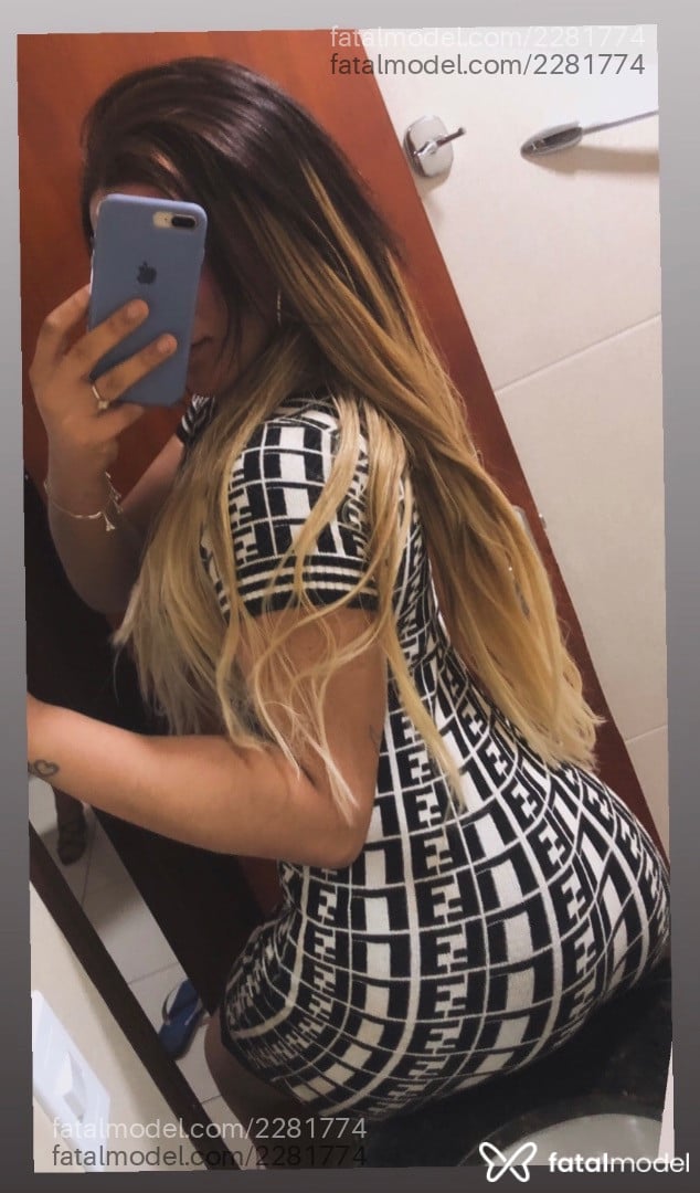 Acompanhante mulher trans morena (o) de olhos pretos - Aylla Manuelly