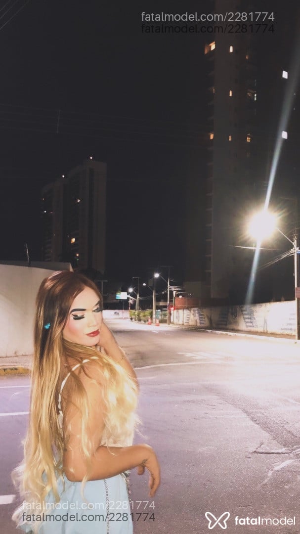 Acompanhante mulher trans morena (o) de olhos pretos - Aylla Manuelly