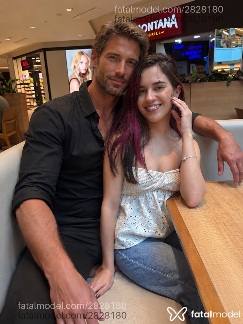 Acompanhante mulher com cabelo colorido de olhos mel em Belo Horizonte - Stella Lins