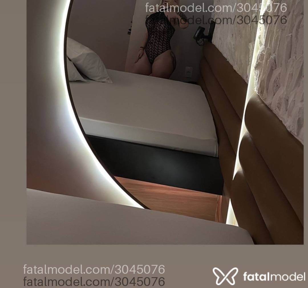 Acompanhante mulher loira (o) de olhos castanhos em Vila Velha - Jade Pillar