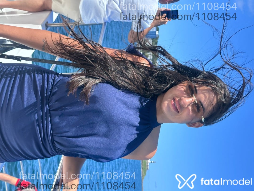 Acompanhante mulher com cabelo castanho de olhos castanhos em Janaúba - Laylla Mineirinh