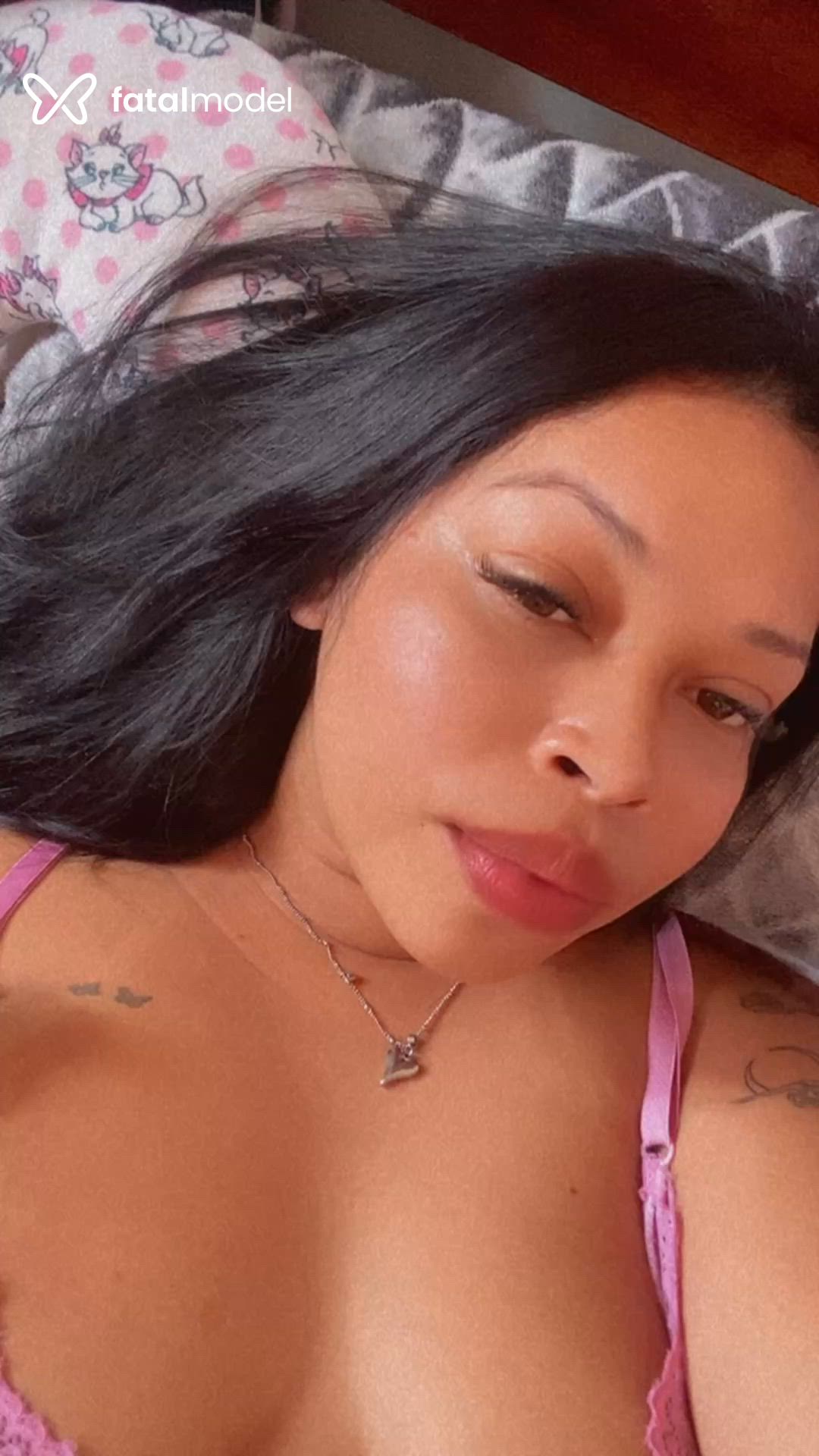 Acompanhante mulher morena (o) de olhos mel - Anny