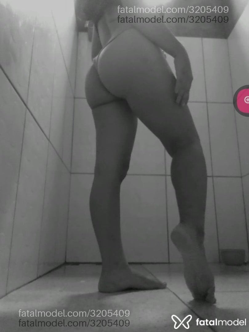 Acompanhante mulher morena (o) de olhos pretos - Letícia Acompanhante mulher morena (o) de olhos pretos - Letícia