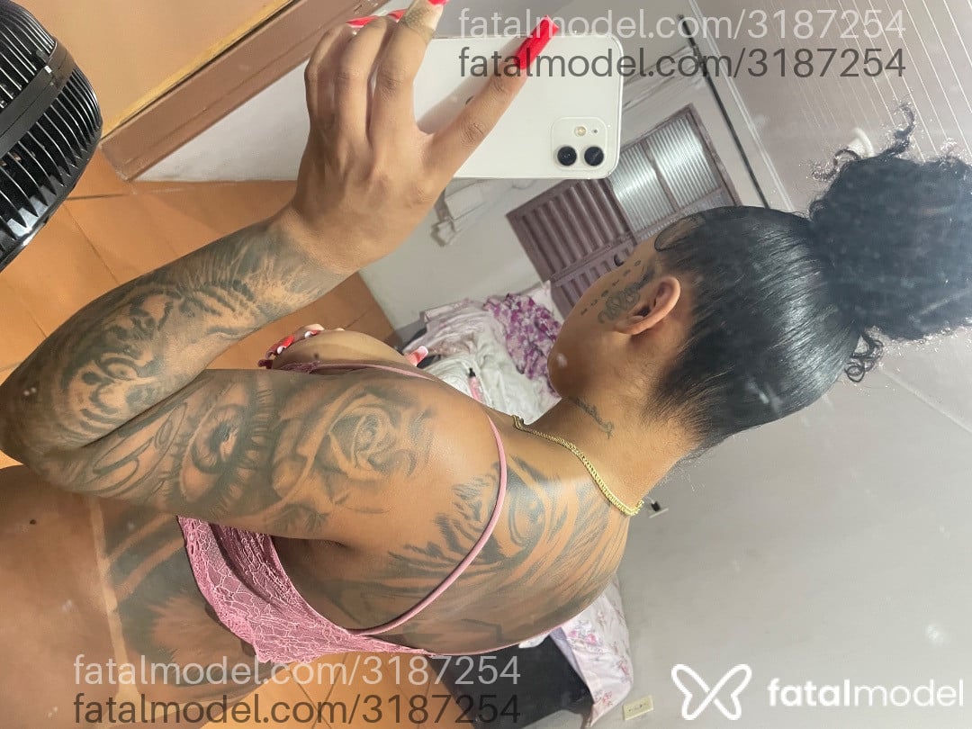 Acompanhante mulher morena (o) de olhos castanhos em Porto Alegre - Babyviicko