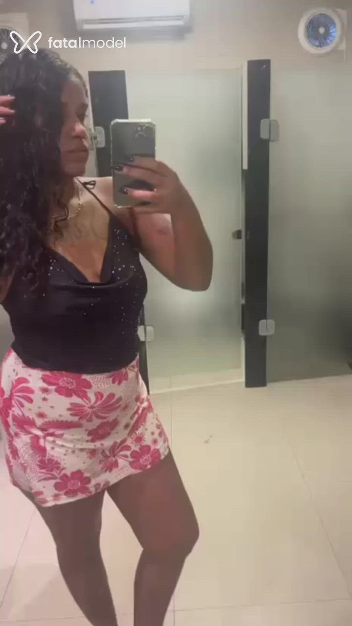 Acompanhante mulher morena (o) de olhos castanhos em Recife Acompanhante mulher morena (o) de olhos castanhos em Recife - Mari