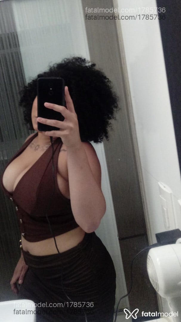 Acompanhante mulher com cabelo castanho de olhos castanhos em Ananindeua Acompanhante mulher com cabelo castanho de olhos castanhos em Ananindeua - Yasmin mattos