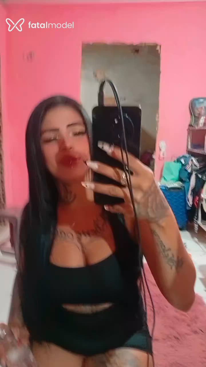 Acompanhante mulher morena (o) de olhos castanhos em Porto Velho Acompanhante mulher morena (o) de olhos castanhos em Porto Velho - Morena