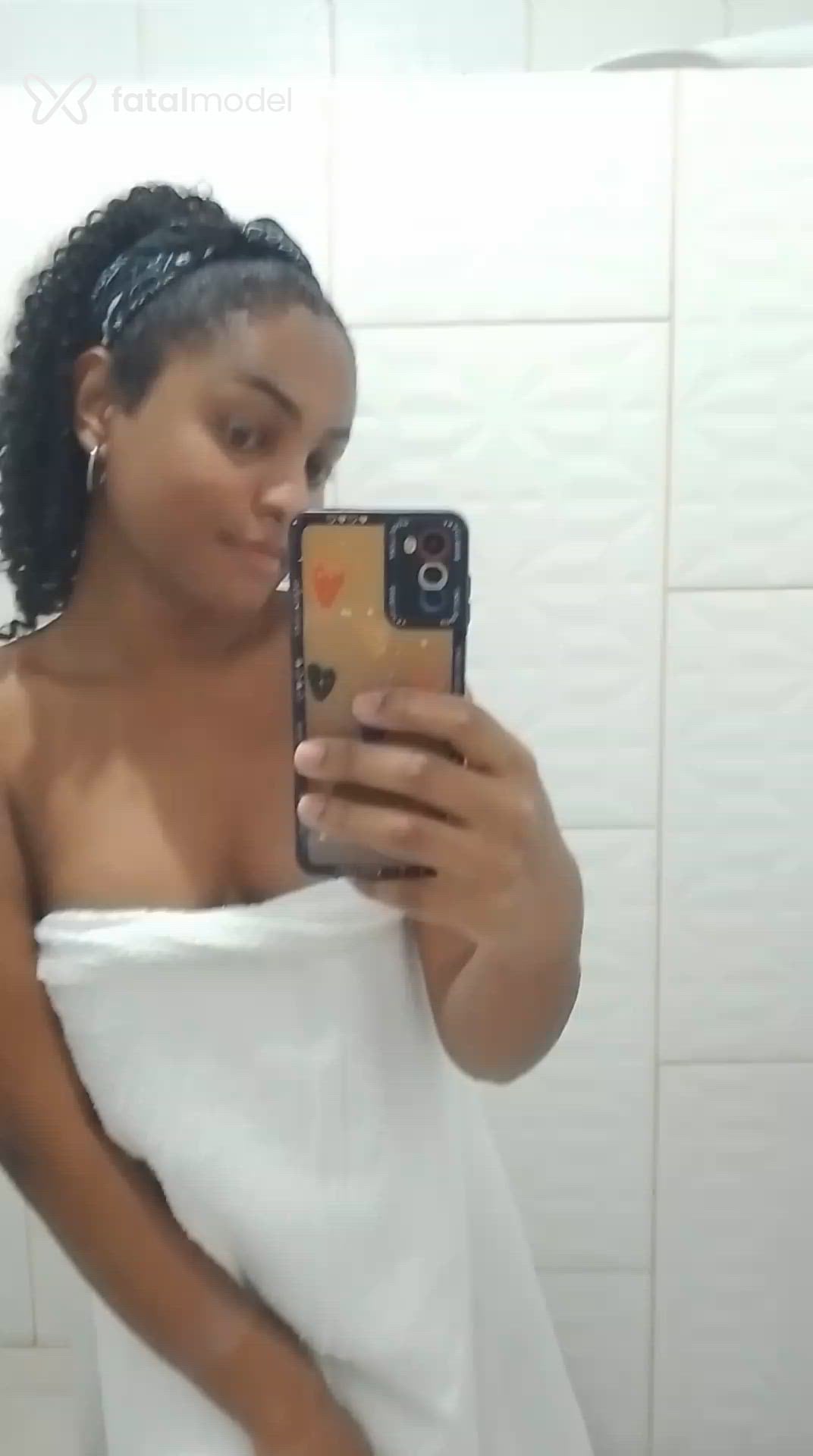 Acompanhante mulher trans morena (o) de olhos castanhos em Dias D'ávila Acompanhante mulher trans morena (o) de olhos castanhos em Dias D'ávila - Miny Sant