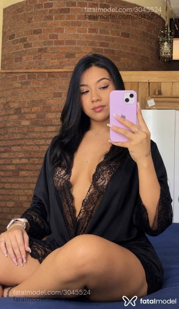 Acompanhante mulher morena (o) de olhos castanhos - Luara Castelli
