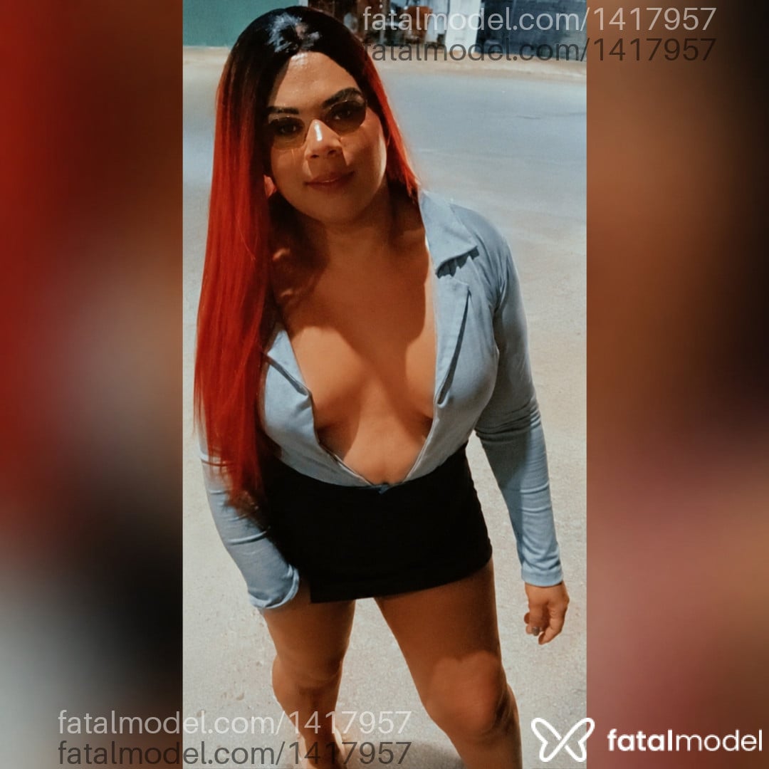 Acompanhante mulher trans com cabelo castanho de olhos mel em João Pinheiro Acompanhante mulher trans com cabelo castanho de olhos mel em João Pinheiro - Aryela