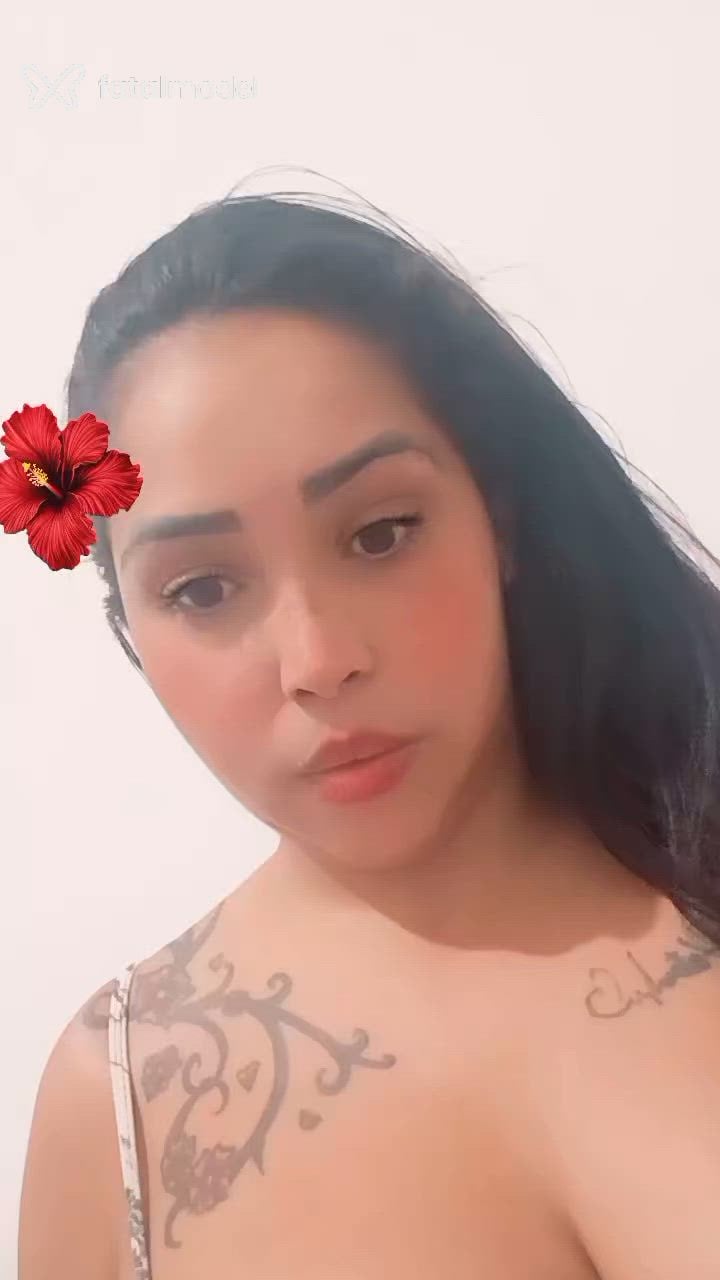 Acompanhante mulher morena (o) de olhos castanhos - Mikaele Acompanhante mulher morena (o) de olhos castanhos - Mikaele
