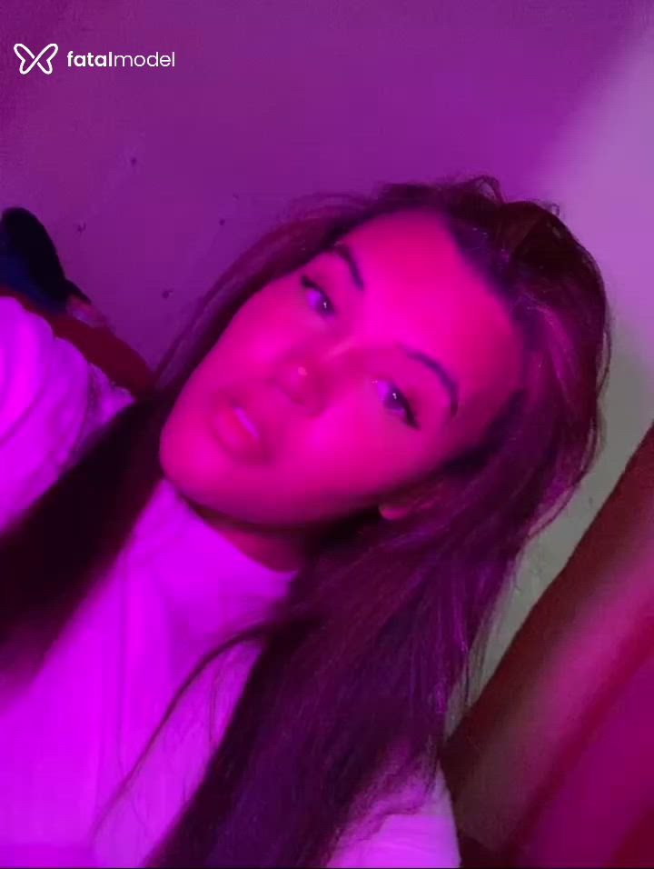 Acompanhante mulher trans loira (o) de olhos verdes em Juiz de Fora Acompanhante mulher trans loira (o) de olhos verdes em Juiz de Fora - Larissa Urach