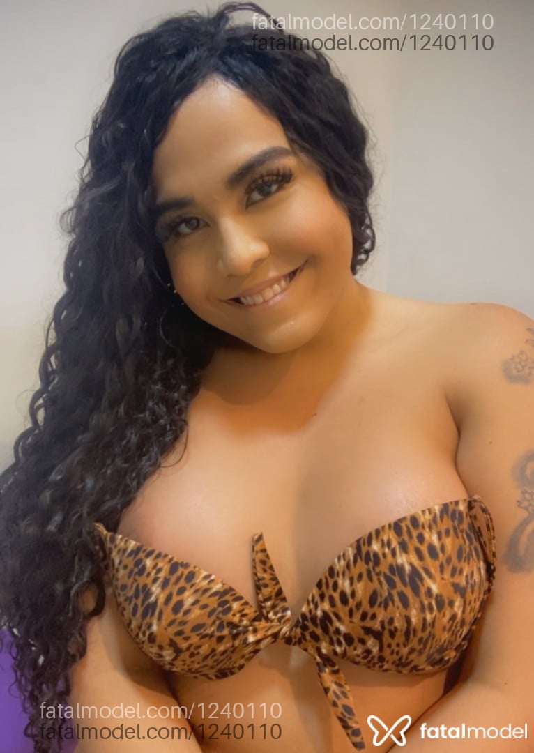 Acompanhante mulher trans morena (o) de olhos castanhos em São Paulo - Emmy