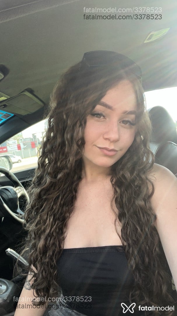 Acompanhante mulher com cabelo castanho de olhos mel em Curitiba - Isabellasx